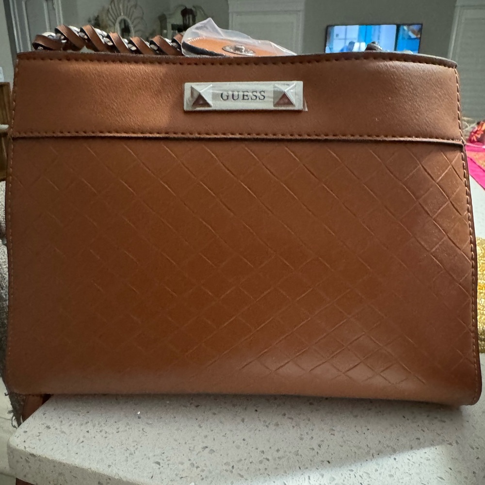 Beautiful brand new guess purse